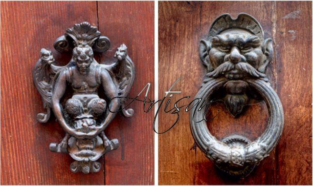 Дверной молоток всегда был не только функциональным предметом, но и глубоко символическим украшением дома